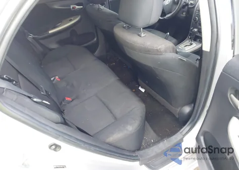 2011 Toyota Corolla S z USA, uszkodzony, nr VIN 2T1BU4EE4BC577552